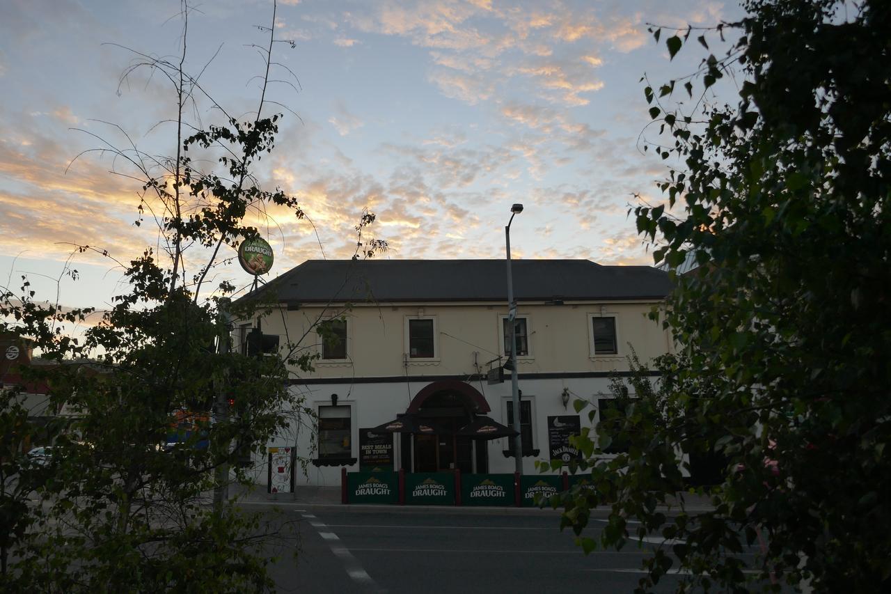 Okeefes Hotel Backpackersロンセストン エクステリア 写真